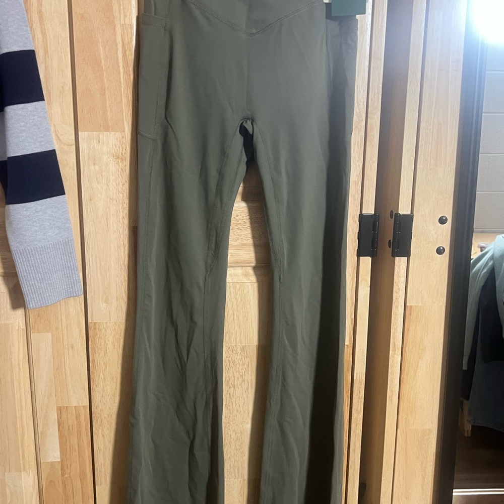 Iceberg Green Halara Ultrasculpt Flare Leggings Small Tall